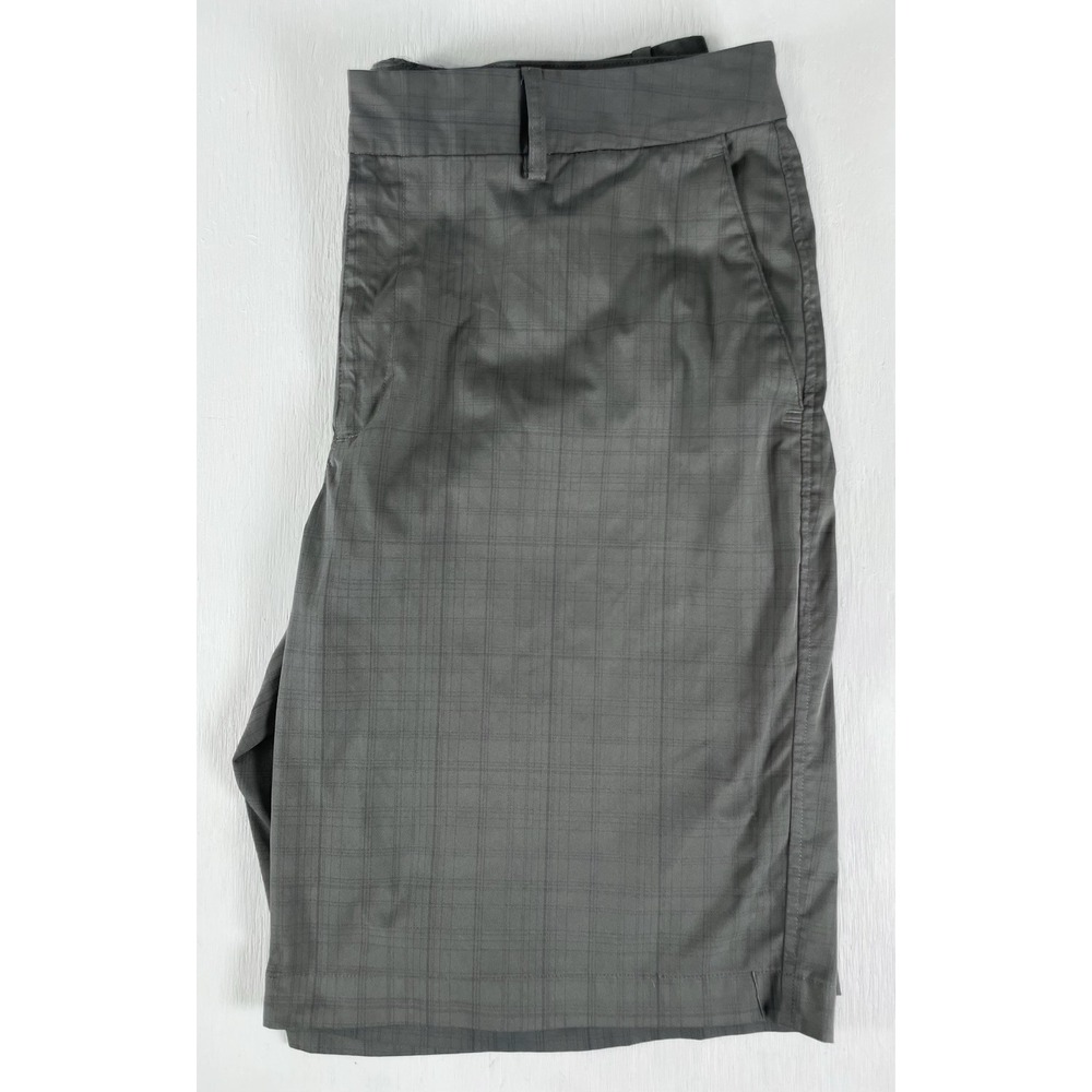 Men's UNDER ARMOUR Gray Plaid Lightweight Shorts - Size 34 Classic Golf Skate - Picture 11 of 13